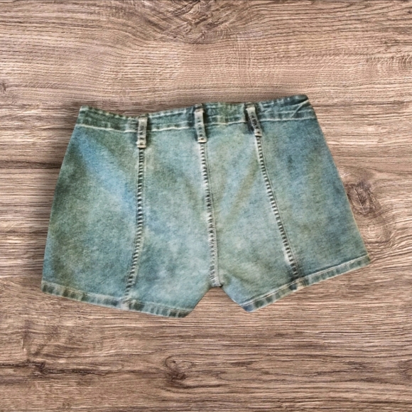 High waisted jeans shorts - Picture 2 of 2